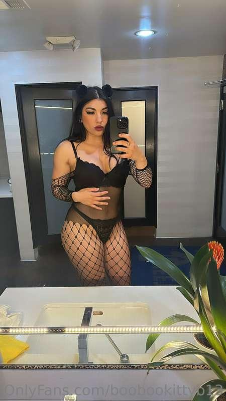 should i wear this outfit to work tonight ?