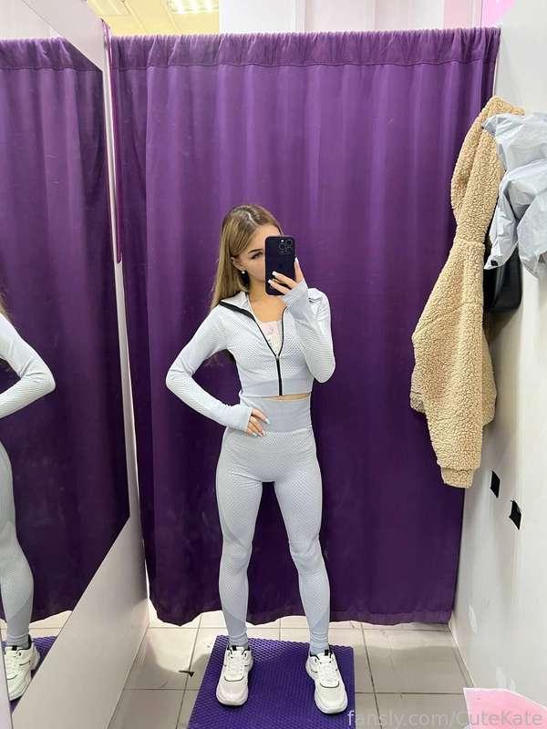 Hi, my good ones! πΏ
Today I want to talk to you about how I fell in love with yoga π€ΈββοΈ
It's just a godsend for those who want to keep fit, but don't chase intense workouts. Yoga is the perfect balance between ease and efficiency! πͺ
The coolest thing is that it allows you to feel your body in a new way, improve flexibility and endurance. Also, you know what my favorite thing about it is? It's that moment at the end of a workout when I can relax and drift off into meditation. It's like a vacation for the mind π§ββοΈ
Meditation is my favorite part. Those few minutes of silence help to release tension, let go of anything unnecessary and just be with myself. I always leave the class with a sense of inner peace and harmony β¨
Yoga is not only about the physics, but also about the mindset. If you haven't tried it yet, I highly recommend starting simple! How do you deal with stress and take care of your mental balance? Write me, I'd love to know! π
Kisses, Kate π«
#fyp #soft #life #model #girl #gfe #natural #aboutme #cute #young