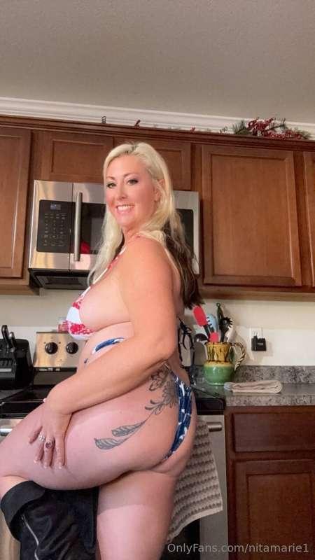 Ass or tits baby?? 🍑 