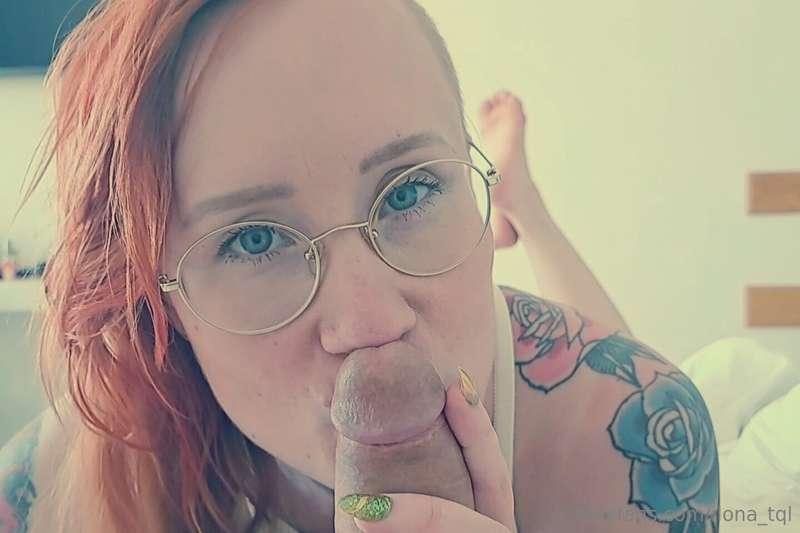 11 minuutin pornovideo, jolla hierot ja nuolet mun persettä ..