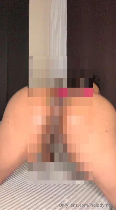 U got me soo horny rn babe so I took off all of my clothes f..