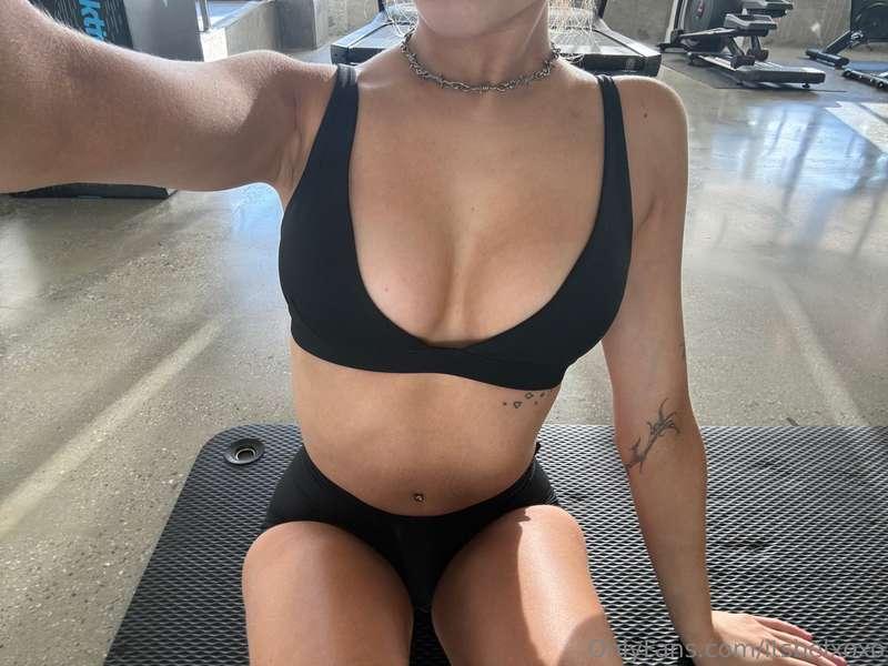 Come make me sweat 🔥😏