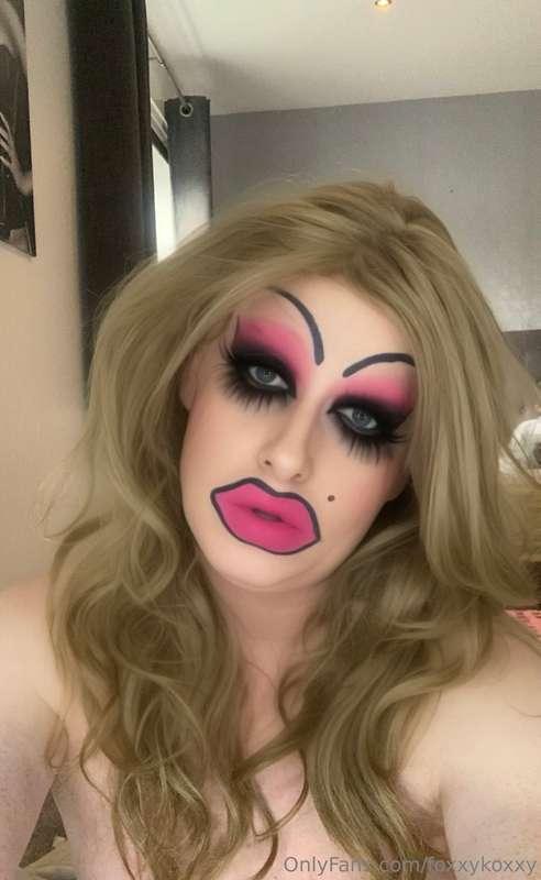 Sometimes I just wanna be a brainless Bimbo fuckdoll 💦💦