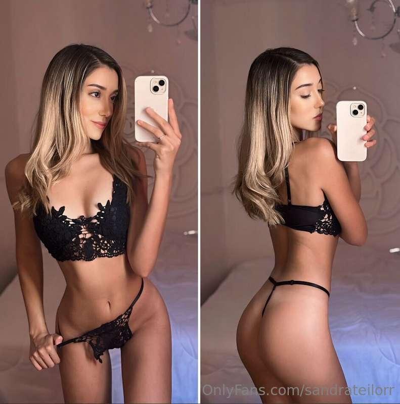Gorgeous doll for your hot desires @emilylee_xo🔥She loves to..