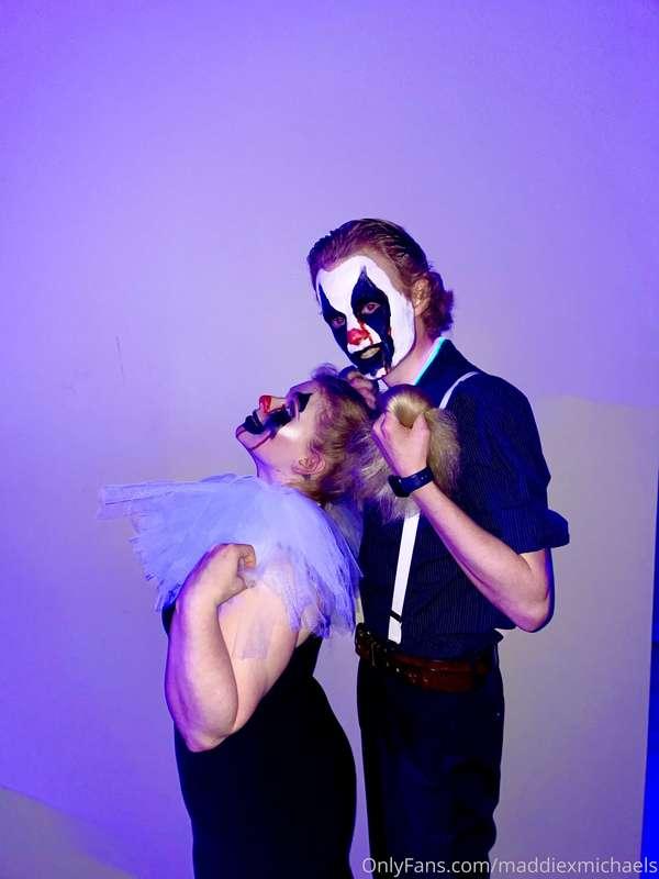 I hope everyone had a great, safe, and sexy Halloween 😋🤡