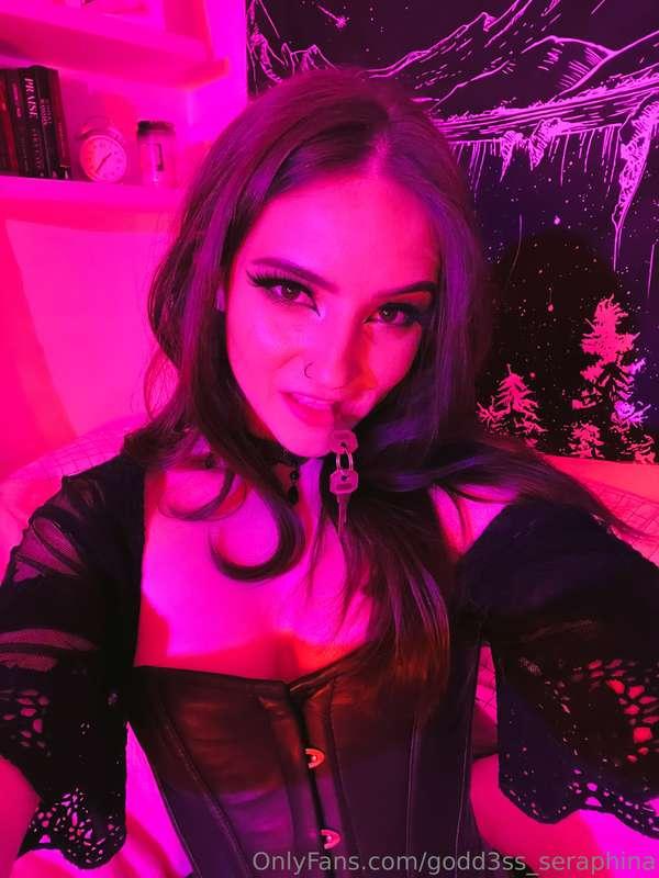 godd3ss_seraphina image #1