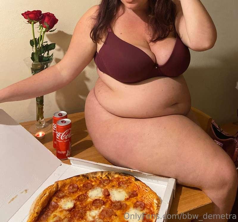 “La pizza più grande per me grazie” 😇
