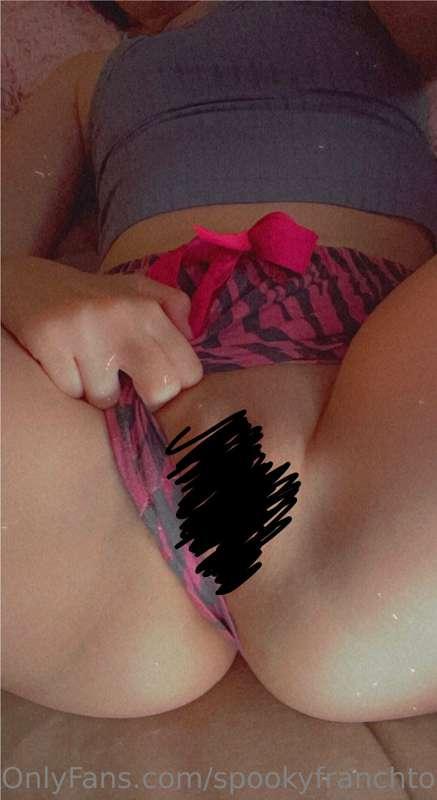 One of the prettiest pics I’ve ever taken of my pussy!!! Dm ..