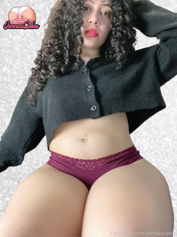 happy hump day 🍑 can i sit on ur face 🥺 ?