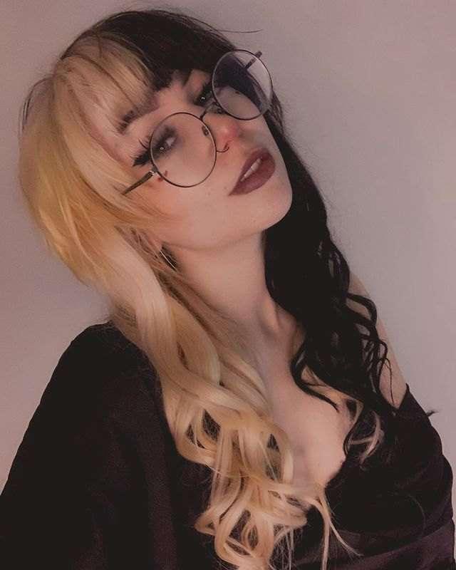 @spookbae has us under her spell 🔮✨ Check out her Onlyfans 😍..