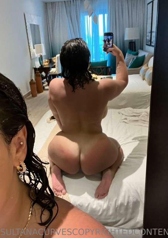 Post shower nude I sent to my boyfriend to get his day start..
