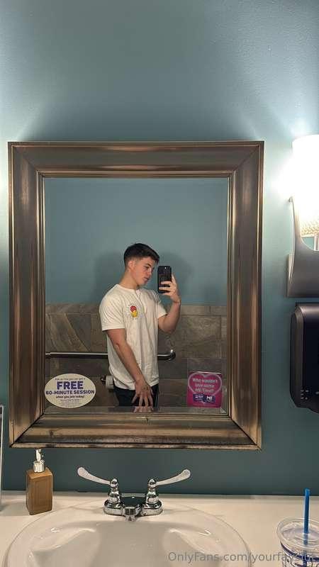 Give me songs to add to my cum playlist ↓