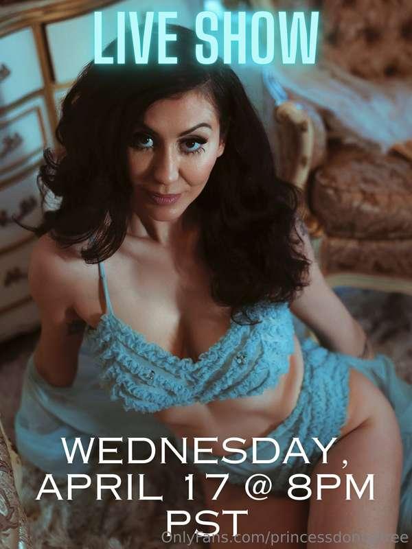 LIVE SHOW TONIGHT! Don't be late 😈🤤