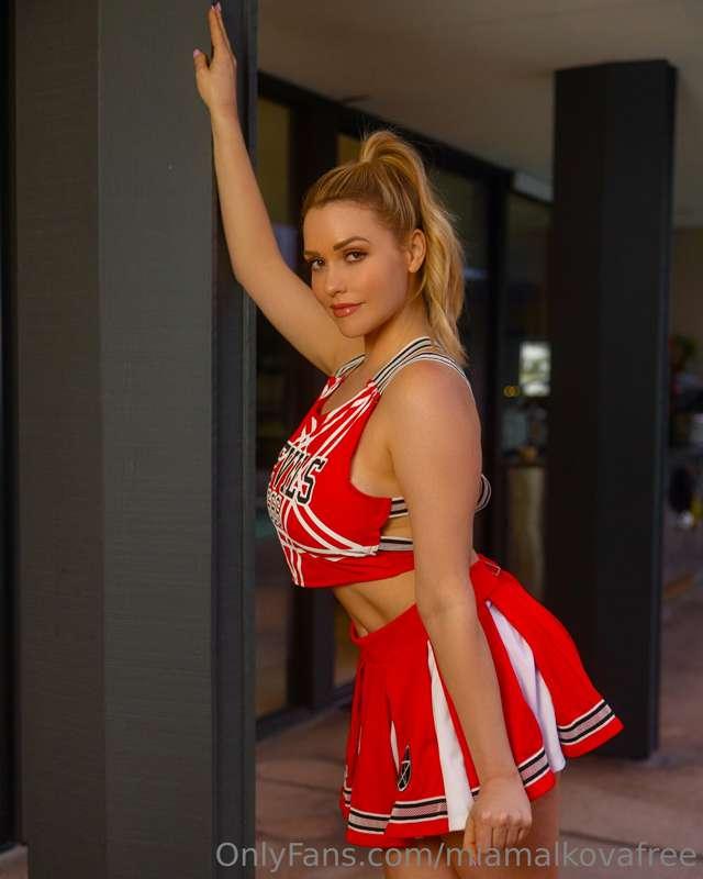 catch me on the sidelines hoping for a hole in one!

 (i do ..