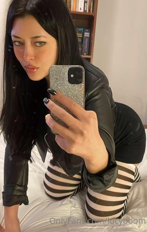 Good morning 🤍🖤