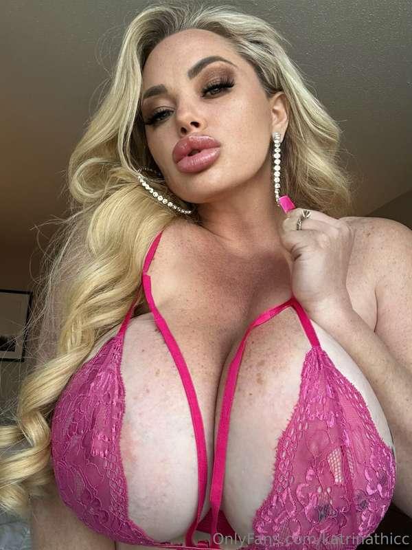 Happy titty day!!!💕💕💕