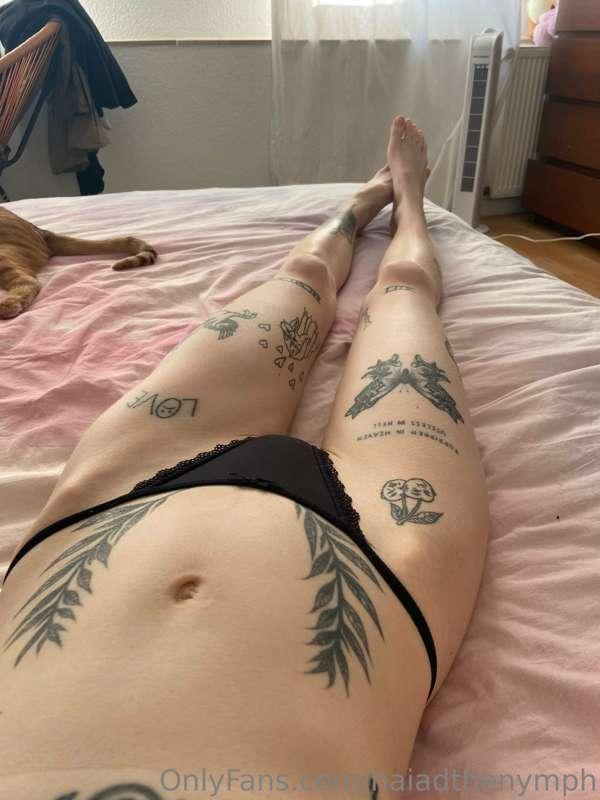 pov me editing the solo video i did yesterday in this heat ❤..