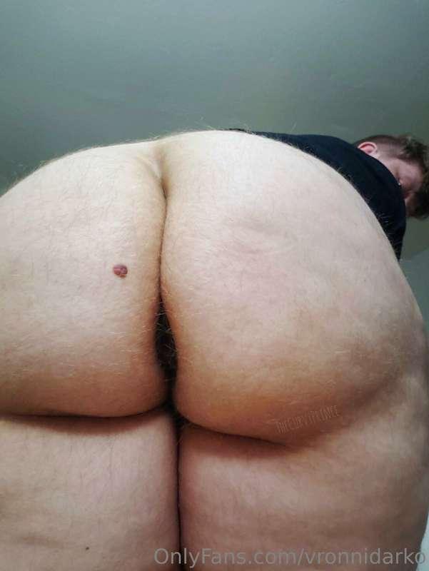 thecurvyprince image #1