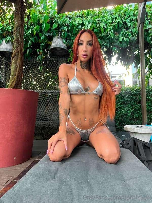 I put this silver swimsuit on… but now I just wanna take it ..