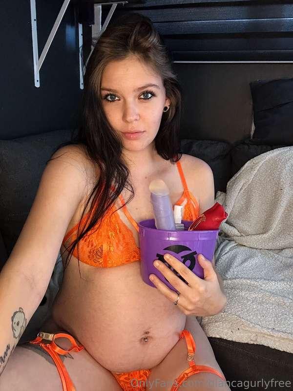 Enceinte , cochonne et gratuit 👇🏻🥵https://onlyfans.com/jessi..
