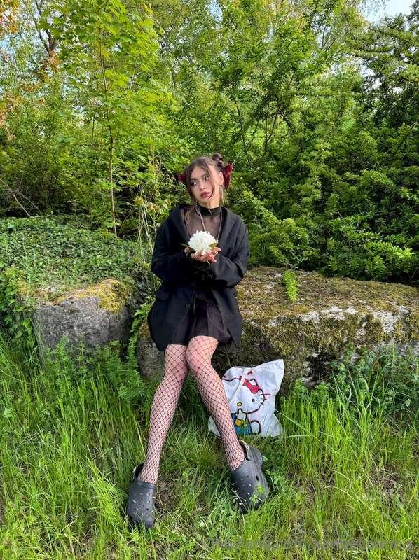 🔥𝐅𝐑𝐄𝐄🔥𝐅𝐑𝐄𝐄🔥𝐅𝐑𝐄𝐄🔥Fresh college cutie @trixietri wants to show..