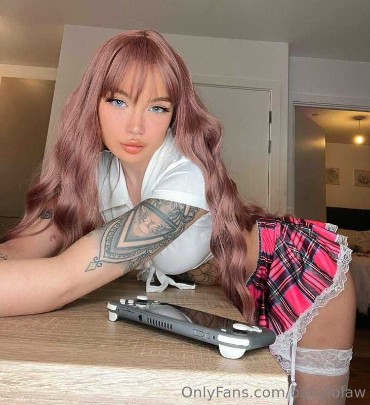Do you want me to lift that skirt for you 😘