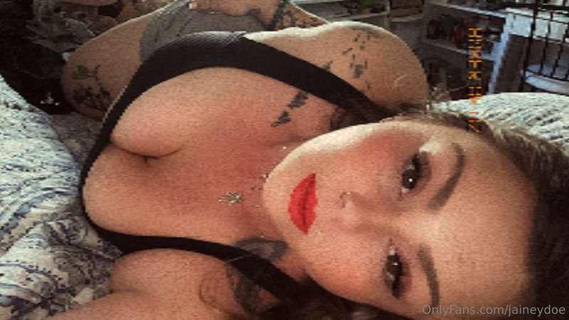 Happy Tuesday babes 💕