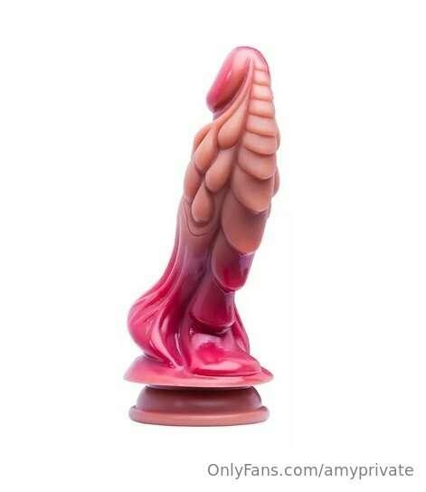 Wanna see me play with this great monster dildo? :) All tipp..