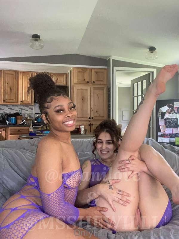 TWO PRETTY FRIENDS SEXTAPE COMING SOON 😩🤍