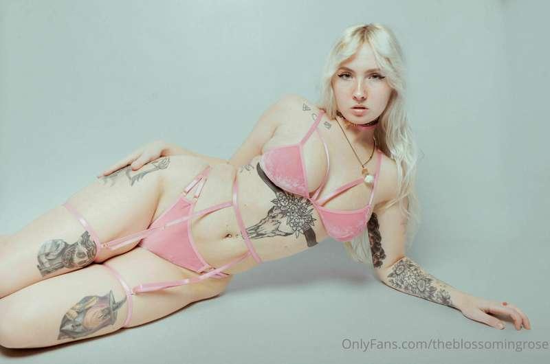 💞 pussy is pretty in pink 💞