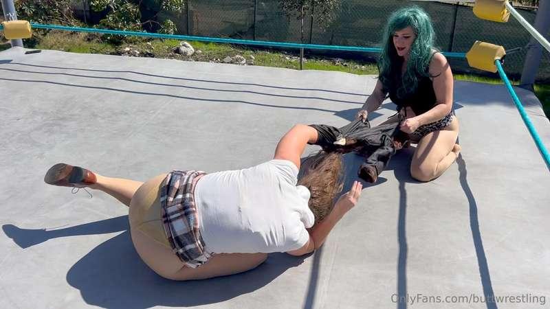 Friday! @steviekixx and I rip each other's clothes off! Stin..