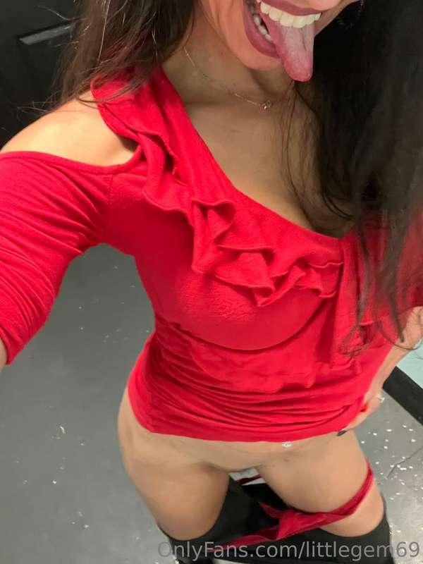 Happy Friday! 👅