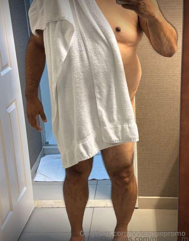 @nobody_mrMiddle aged Latino looking to have fun. Come by an..