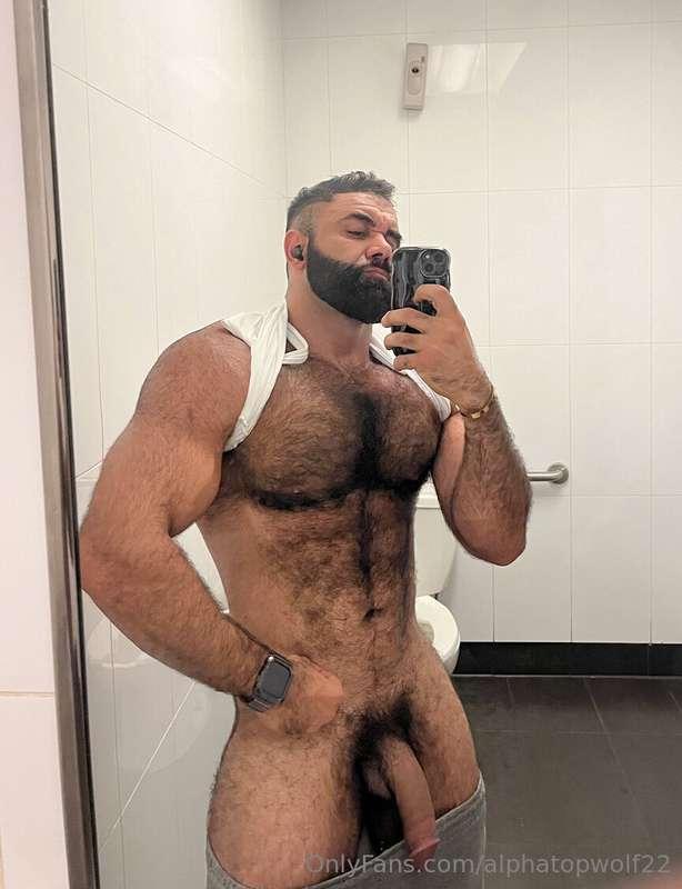 Who wants suck Daddy’s dick in the gym bathroom and get thei..