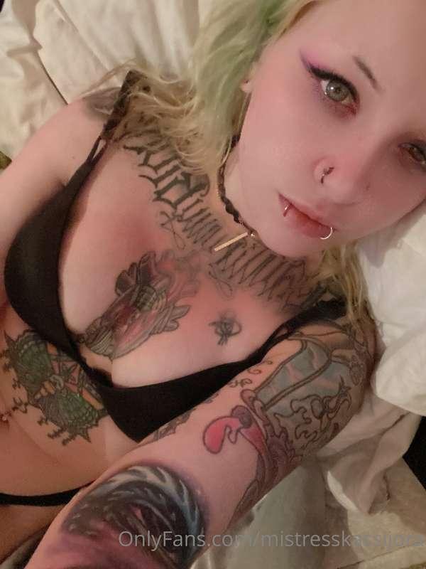 Chilling in bed 💕