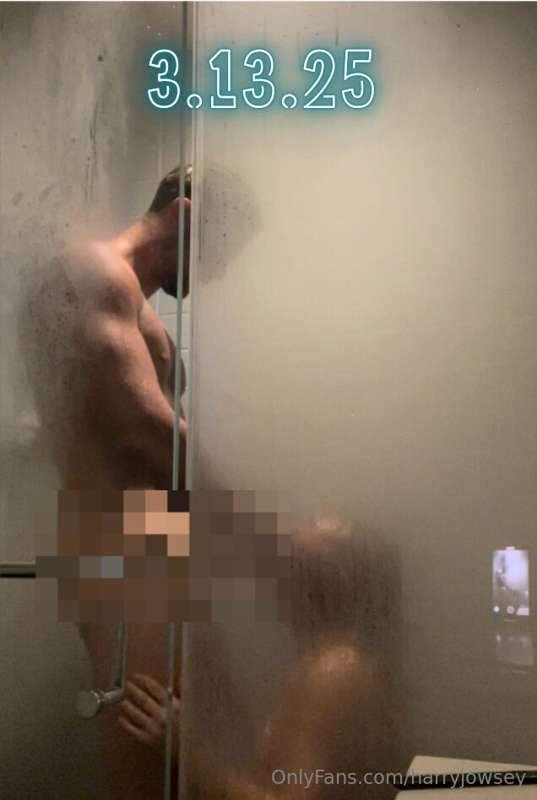 Saw @nickygileprivate at a party this weekend, we got fucked..