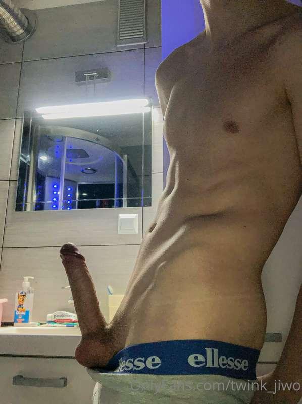My juicy 19 cm dick is extremly hard here, you could feel ho..