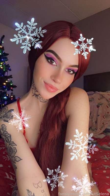 Look how freaking adorable this filter in with the little ❄️s 😍🥰 

I’m currently getting ready to take a cute little set &amp; striptease in this sexy lace skintight dress for you lovely boys 🥰 

#free #cute #lace #lewd #redhead #slut #milf #egirl #tattooedmilf #tatted #goth #teen #sfw #legalteen #alt #tattooedgirl #bi #smol #petite #goodgirl #pale #emo #uwu #cosplayer #hot #sexy #mom #hotwife #mommy 