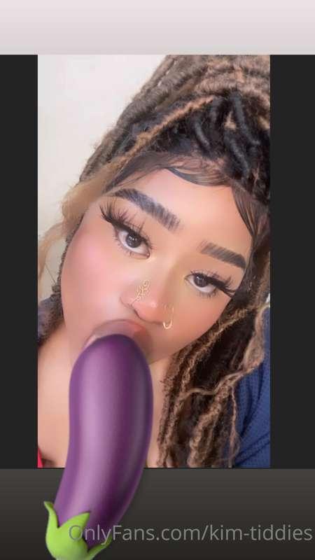 View and Rate my cock sucking skills here: @taste-kimtiddies..