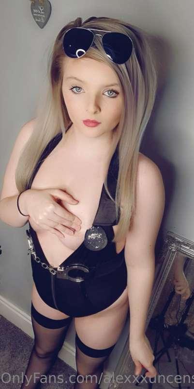 Come whisper naughty things in my DMs. 💕