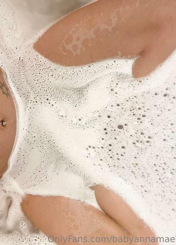 bath time 🥰💦