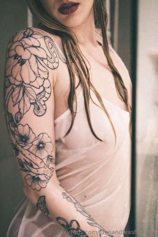 laceandleashesallin image #2