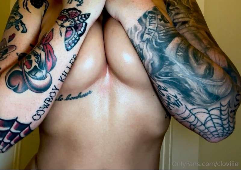 Wanna see my bare tits all oiled up? Sending out video in 5 ..