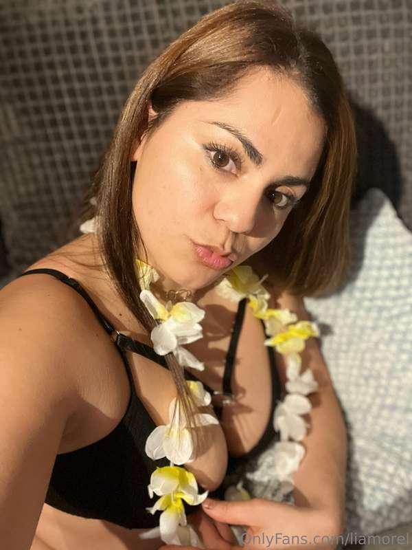 Vídeo call ? I am available 🔥🔥🫦