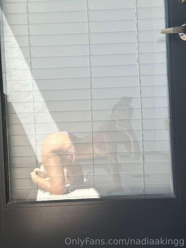 come out and tan with me baby