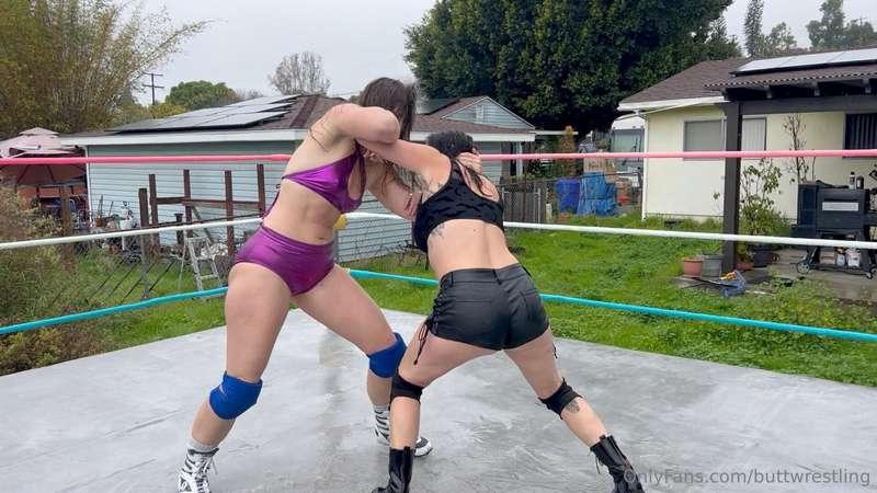 buttwrestling image #0