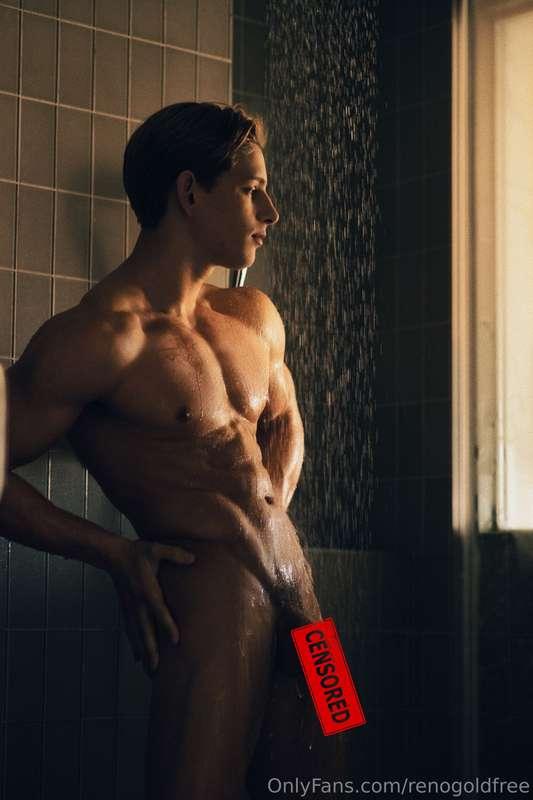 Wanna see the uncensored version? 🥵 Go to @renogold
