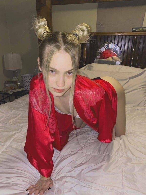 OMG!!! See why @aubreyxx is the Petite Blowjob Queen! She lo..