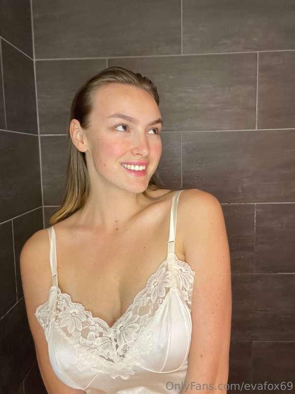 naomi_reyners_vip image #0