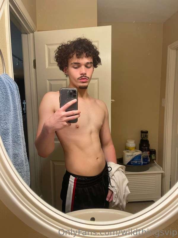 18 year old tiktoker @thewhiteboyjr just joined OF & he’s go..
